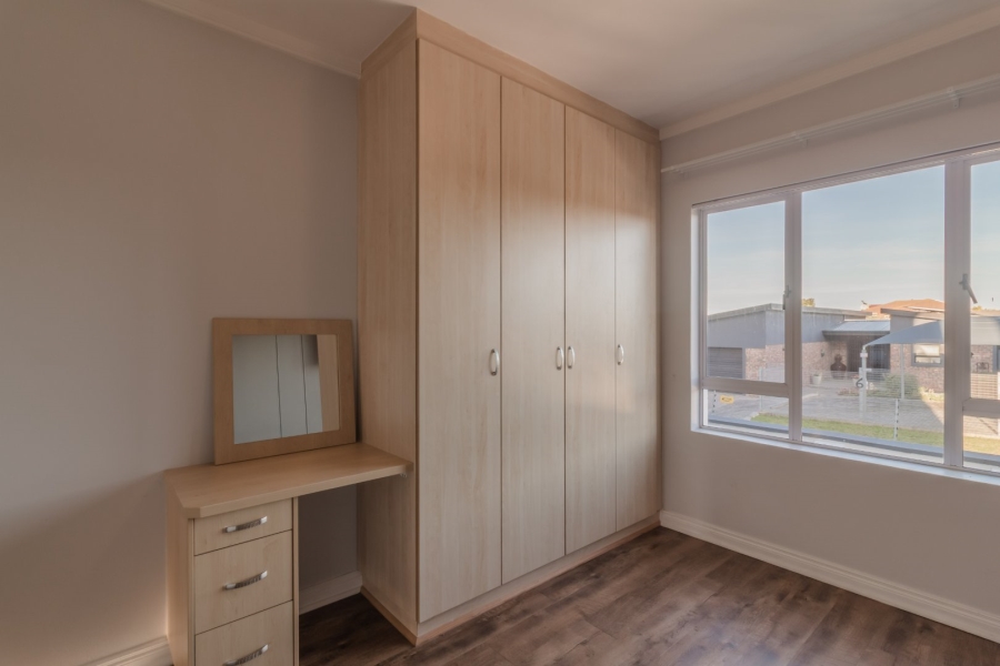 To Let 2 Bedroom Property for Rent in Reebok Western Cape